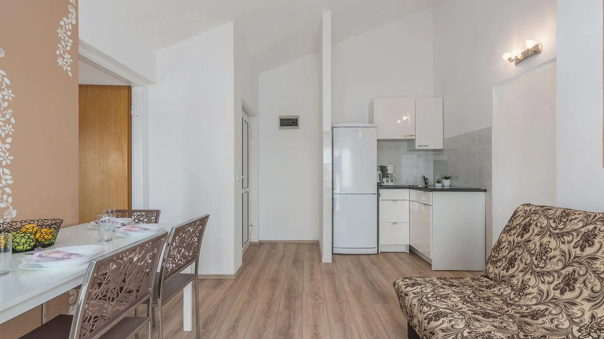 Gemuetliches Appartement In Funtana Mit Grill