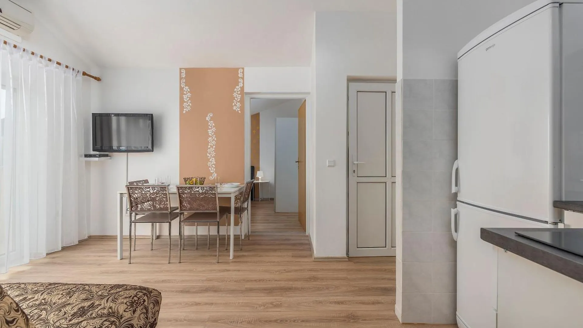 Gemuetliches Appartement In Funtana Mit Grill